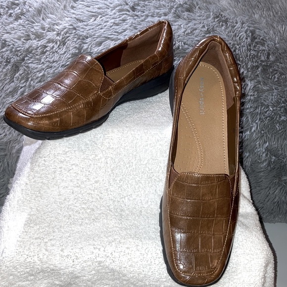 Easy Spirit Womens Loafers 